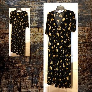 🌻Torrid 90’s Grunge Black Yellow Floral Dress🌻